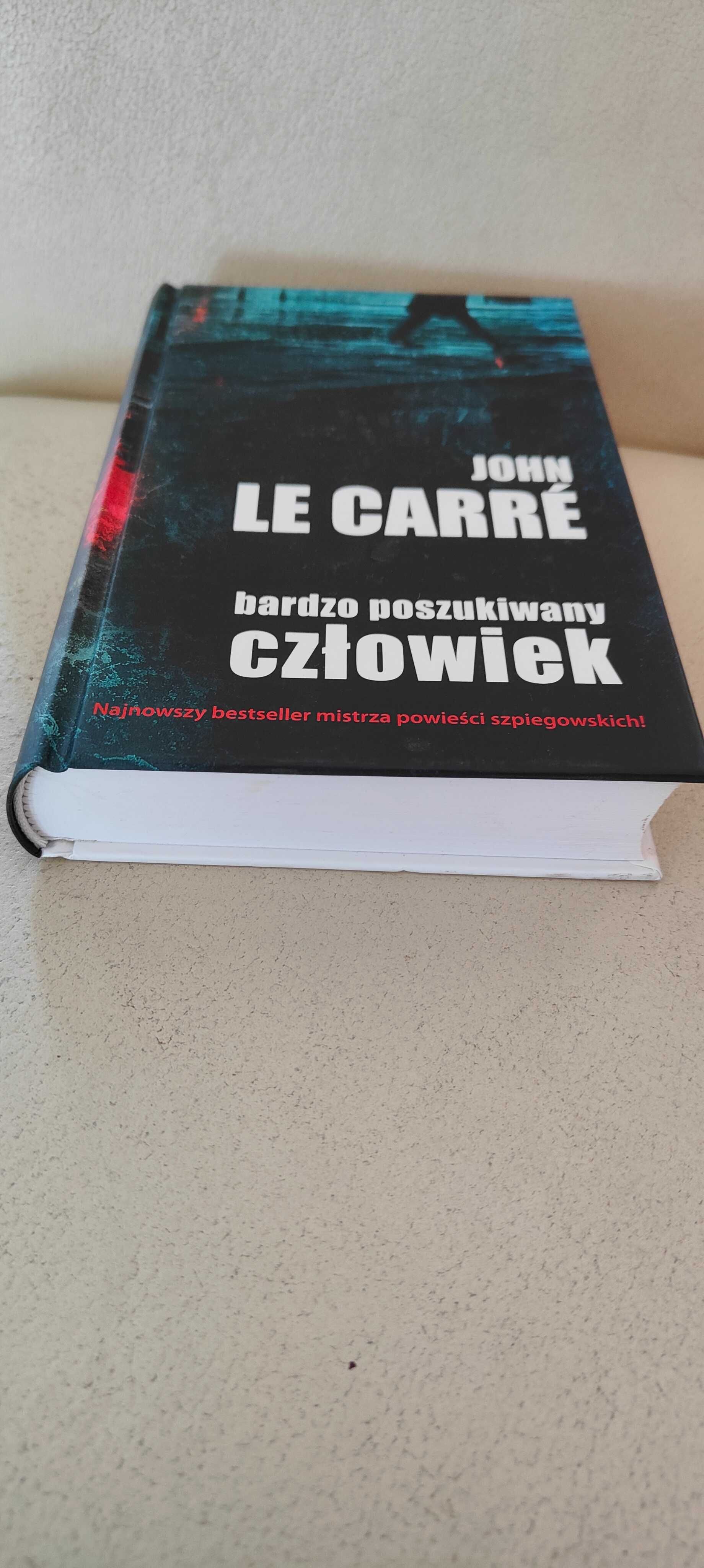 Bardzo poszukiwany człowiek. John Le Carre