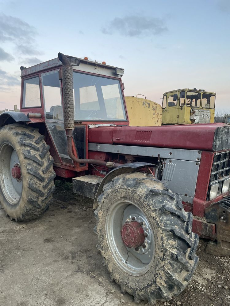 Трактор Case 946