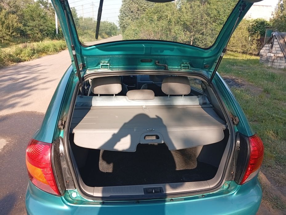 Продам економне авто Kia Rio 1.3 бензин 2000 року