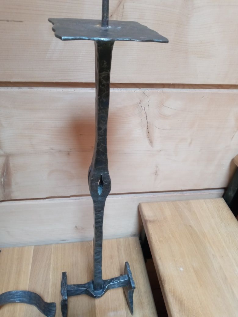 Swiecznik metalowy kuty wys 67 cm