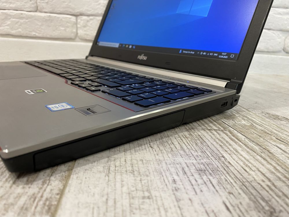 Ноутбук Fujitsu H770 E3-1505M v6(і7-7280HQ)/32Ram/512/Nvidia M2200 4Gb