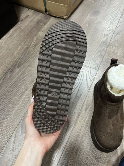 Продам зимові уги нові , теплі зручні