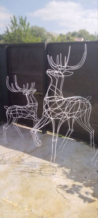 Олень новогодний подарок семье родным близким в парк сквер топиарий