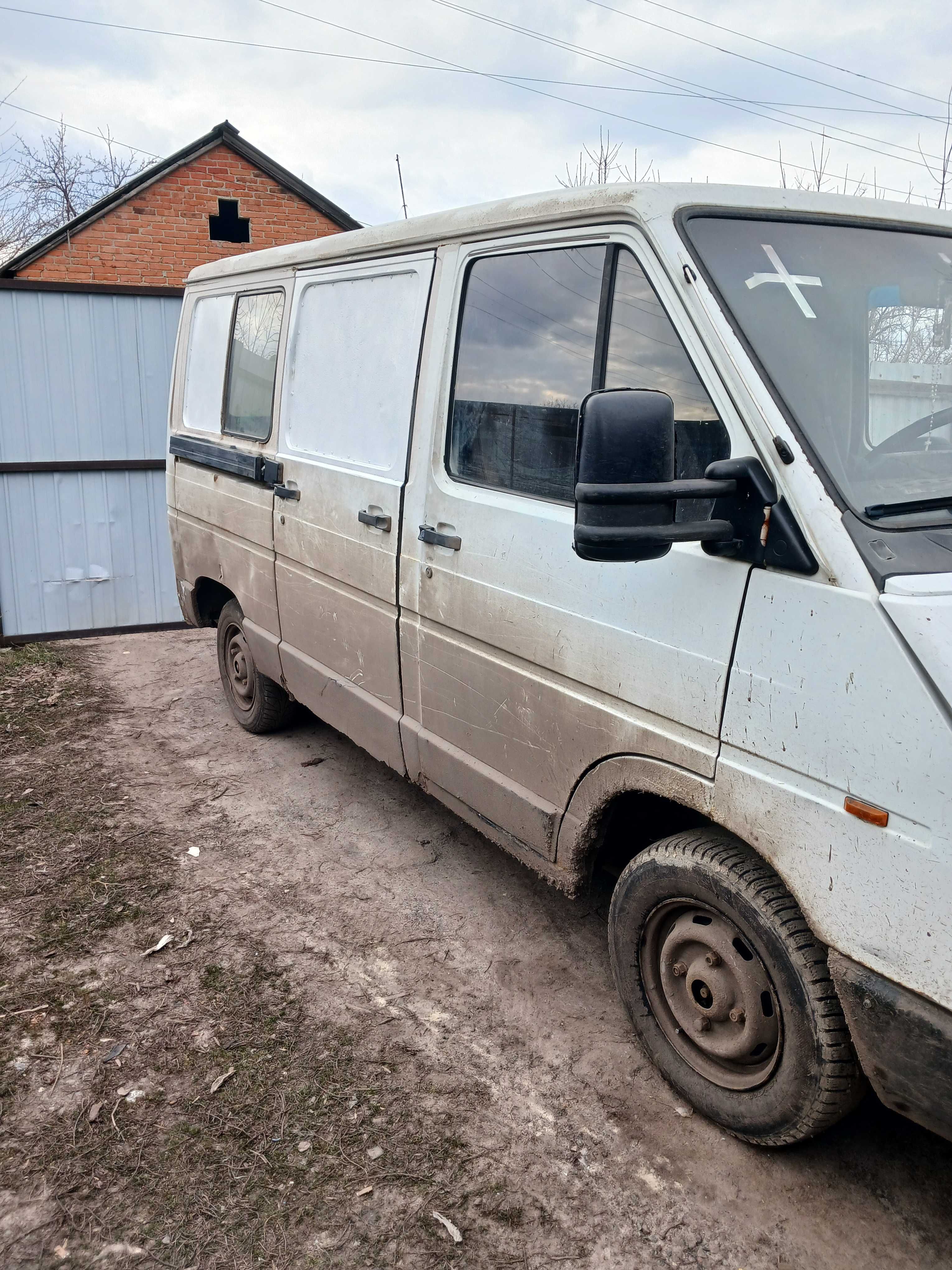 Продам авто рено трафик