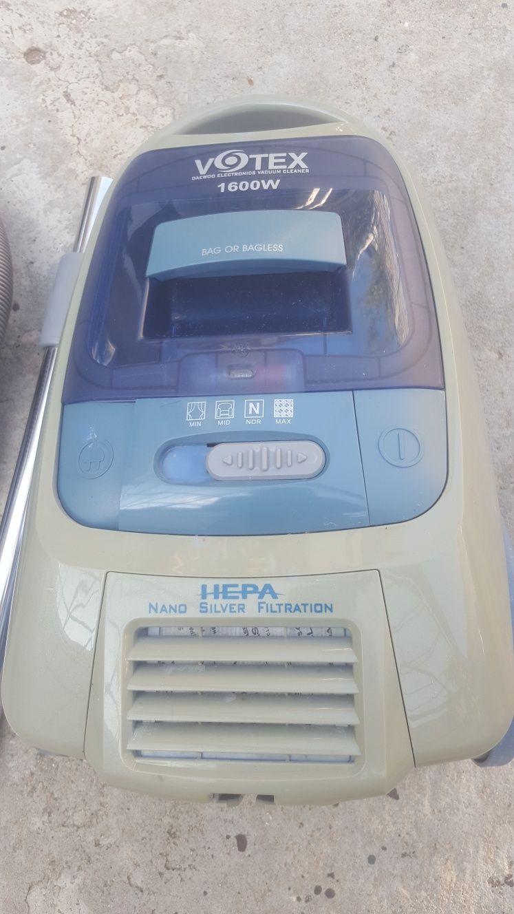 Aspirador sem saco só utilizando uma vez como novo