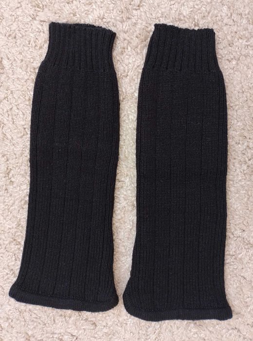 Nowe ocieplacze z guzikami na nogi, kolor Czarny.