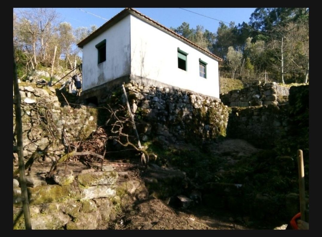 Casa para Recuperar em Cinfães perto da nacional 222