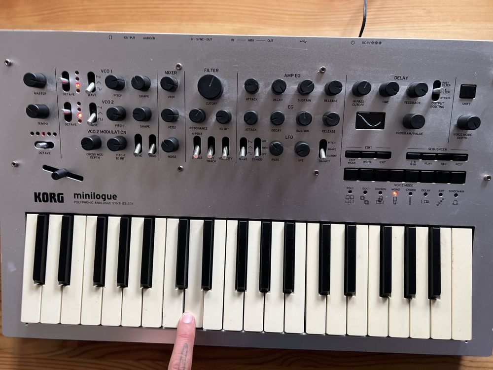 Korg Minilogue syntezator analog polifoniczny