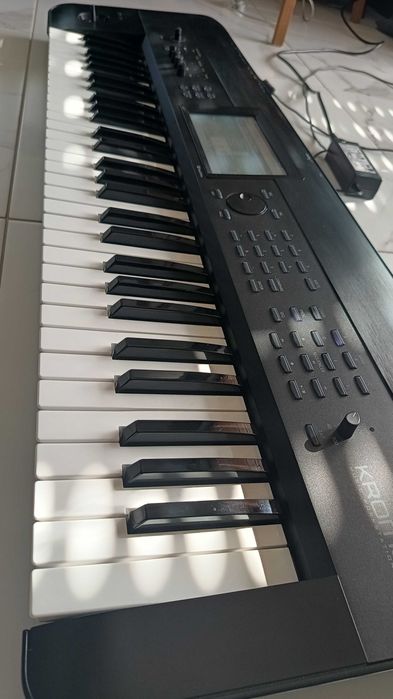 Syntezator Korg KROME 61 + Pokrowiec