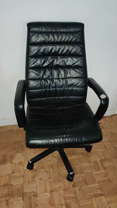 Secretária super confortável e reclinável