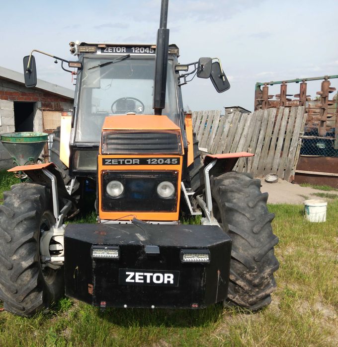 Ciagnik Zetor12045