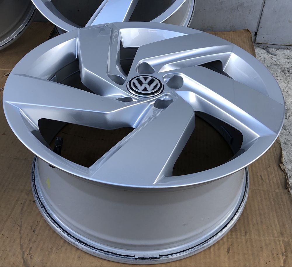 Диски R17 5x112 VW Golf 7 8 Jetta Touran Caddy E-Golf Skoda Octavia