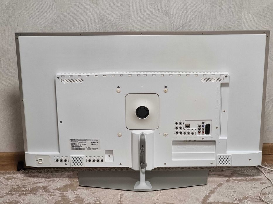 Смарт телевізор Phillips 48 дюймів з підсвіткою Ambilight + сабвуфер