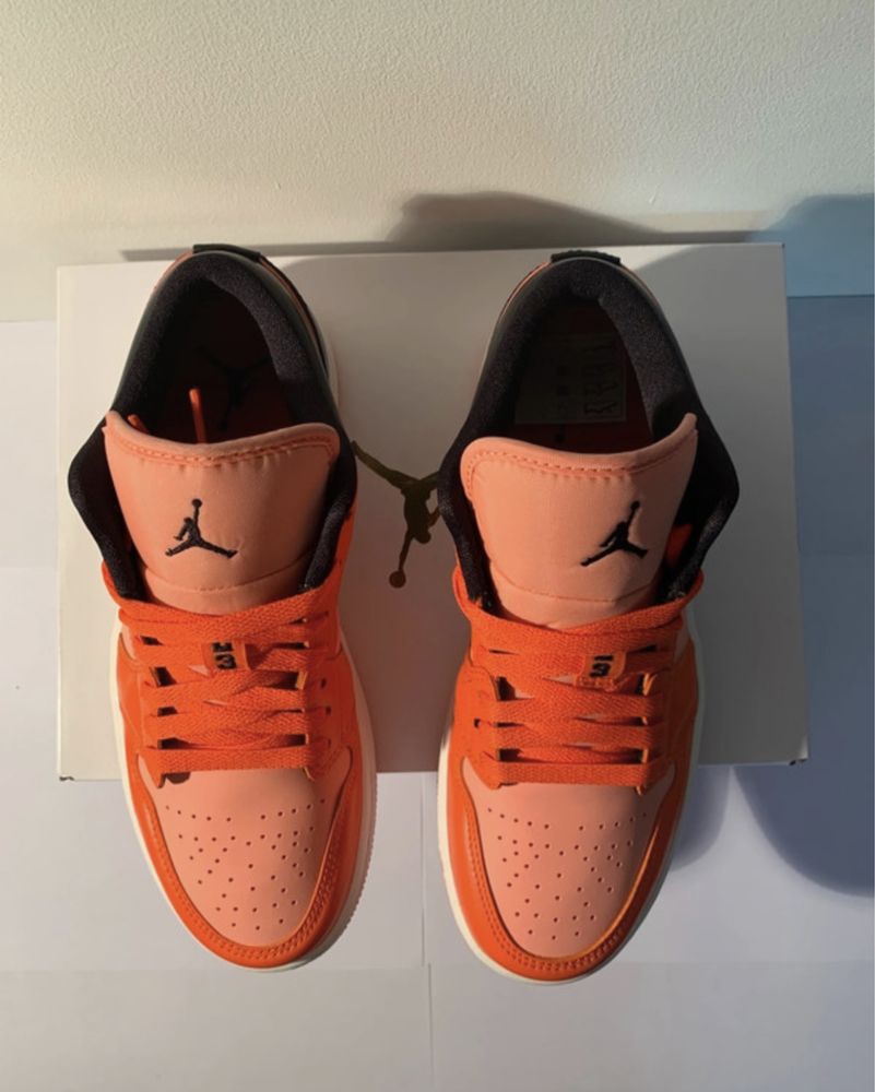 Jordan 1 Low Orange Black (W}