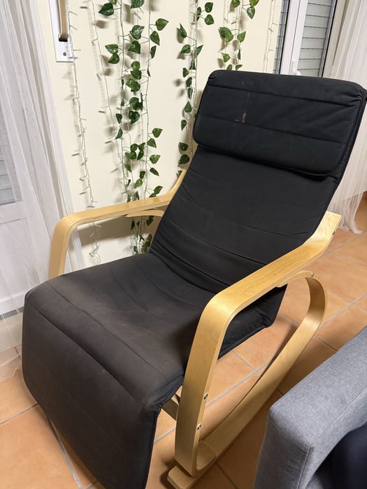 Cadeira de Balanço — Estrutura Boa, Pintura com Desgaste