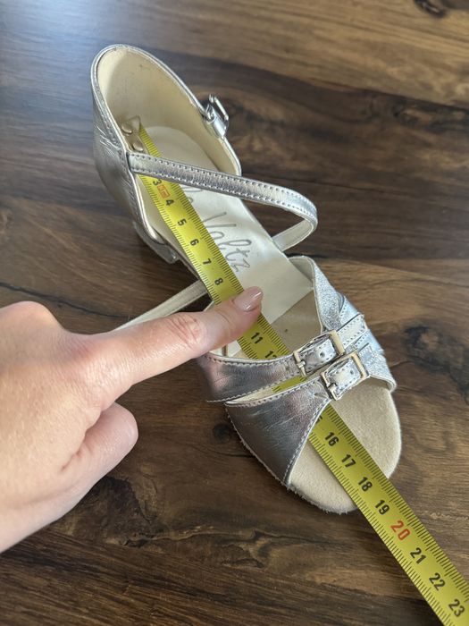 Туфлі для дівчинки, бальні шкіряні