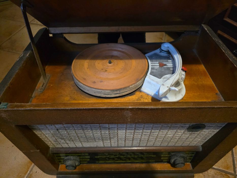 Radio gramofon Poemat II 6280
