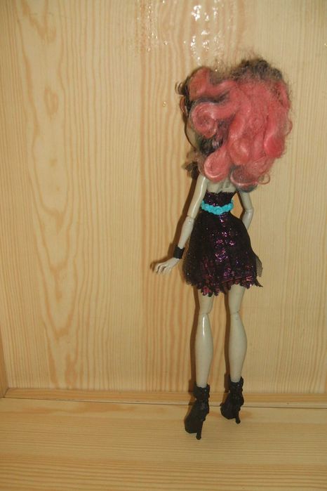 Monster High Rochelle Goyle Zombie Shake