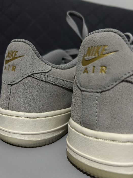Nike Air Force 1 usados apenas uma vez