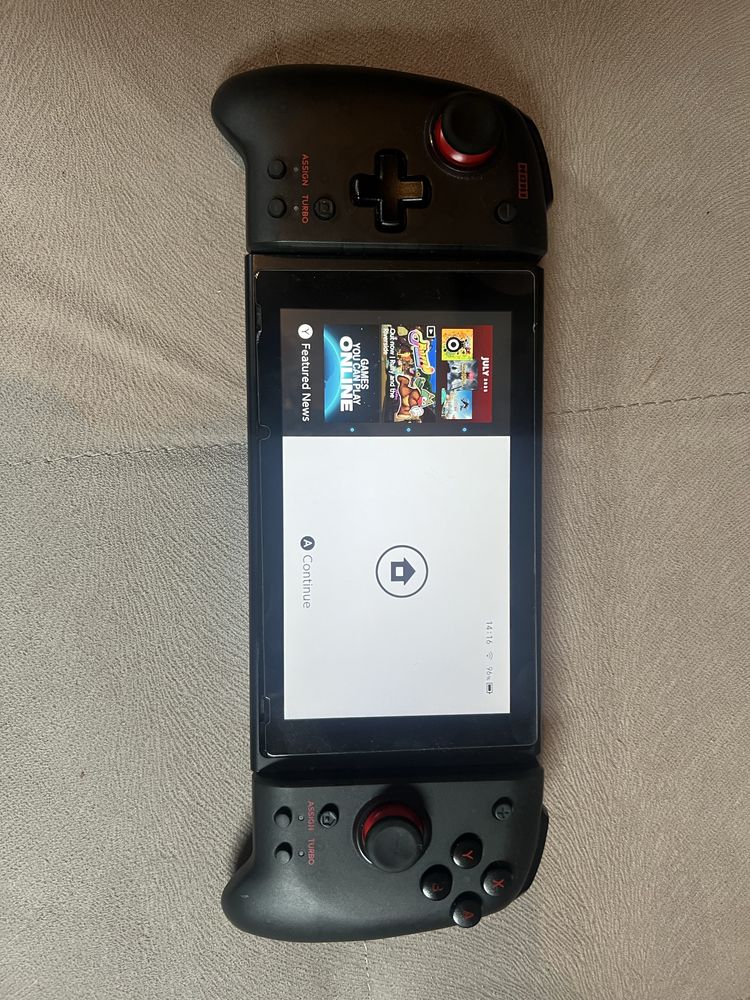 Nintendo Switch plus etui kontrolery Hori