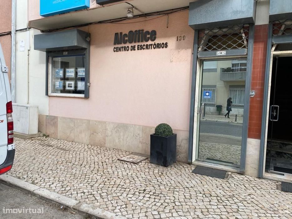 Alugam-se Salas em Centro de Escritório - Alcochete