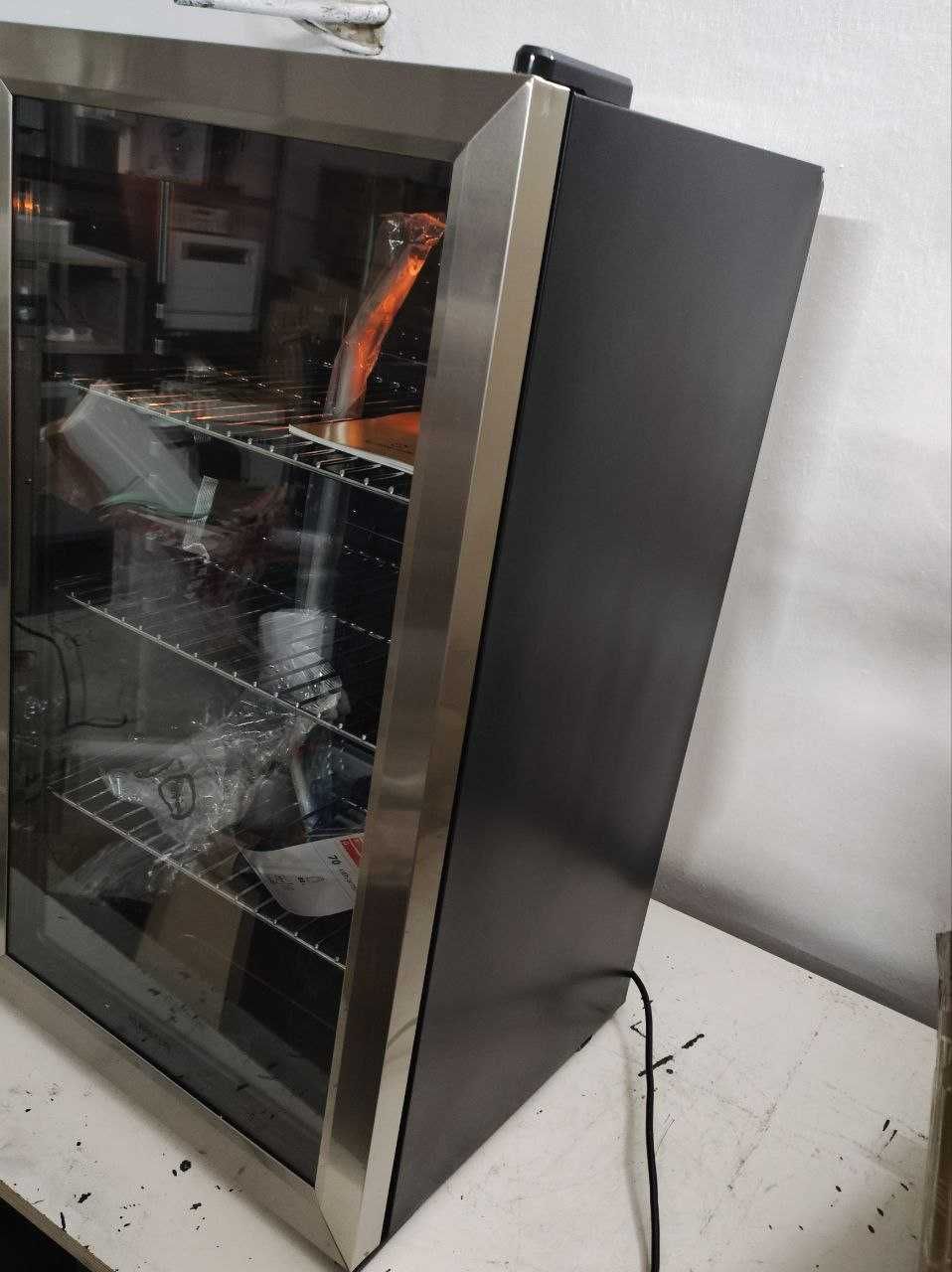 Холодильник мини бар витрина для напитков Klarstein Beersafe XXL