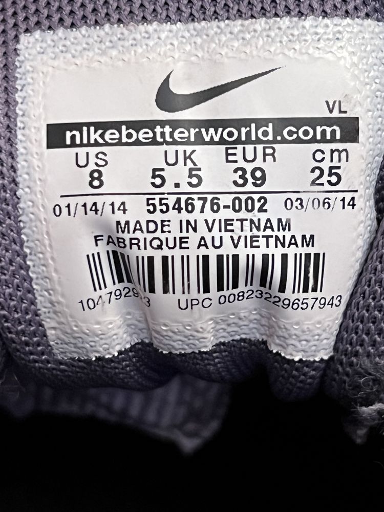 Продам кроссовки Nike оригинал 39