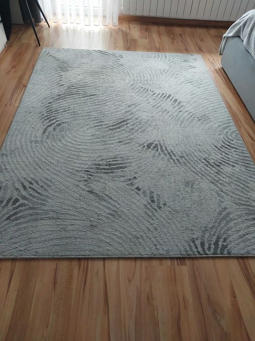 Sprzedam zadbany dywan