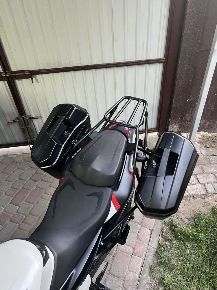 Багажна система з кофрами на Bajaj Pulsar ns200