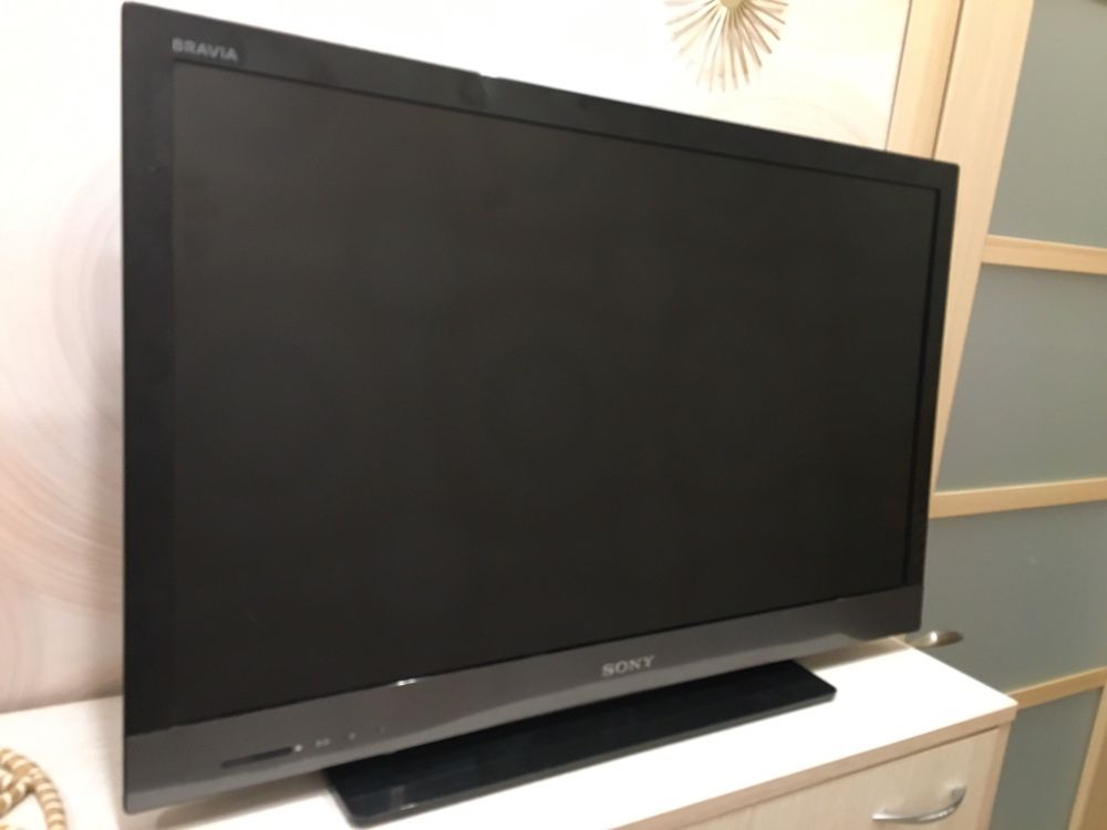 Телевизор Sony KDL-32Еx521 рабочий,вся комплектация