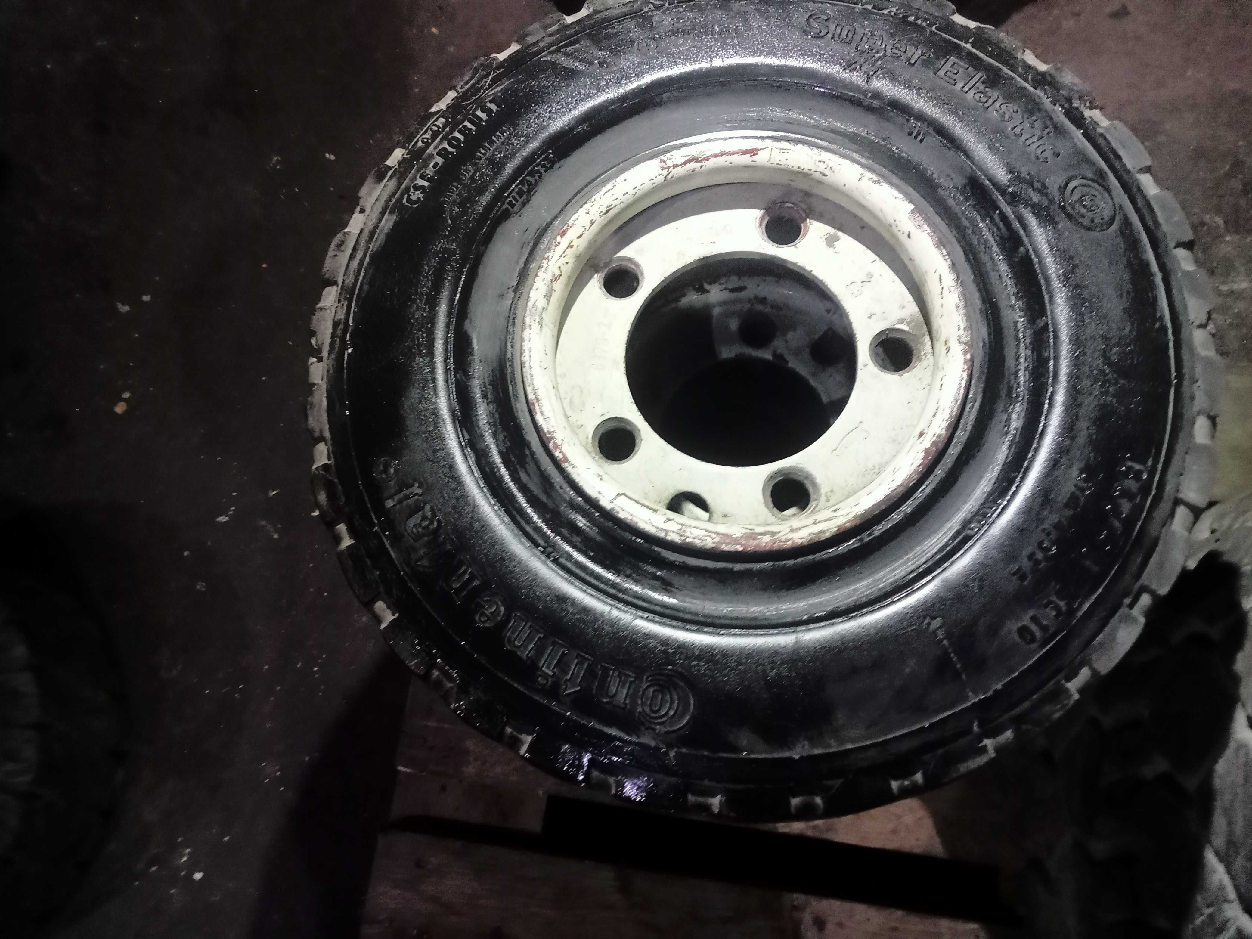 REFP10A 2 PNEUS MACIÇOS CONTINENTAL 18X7-8 SC10