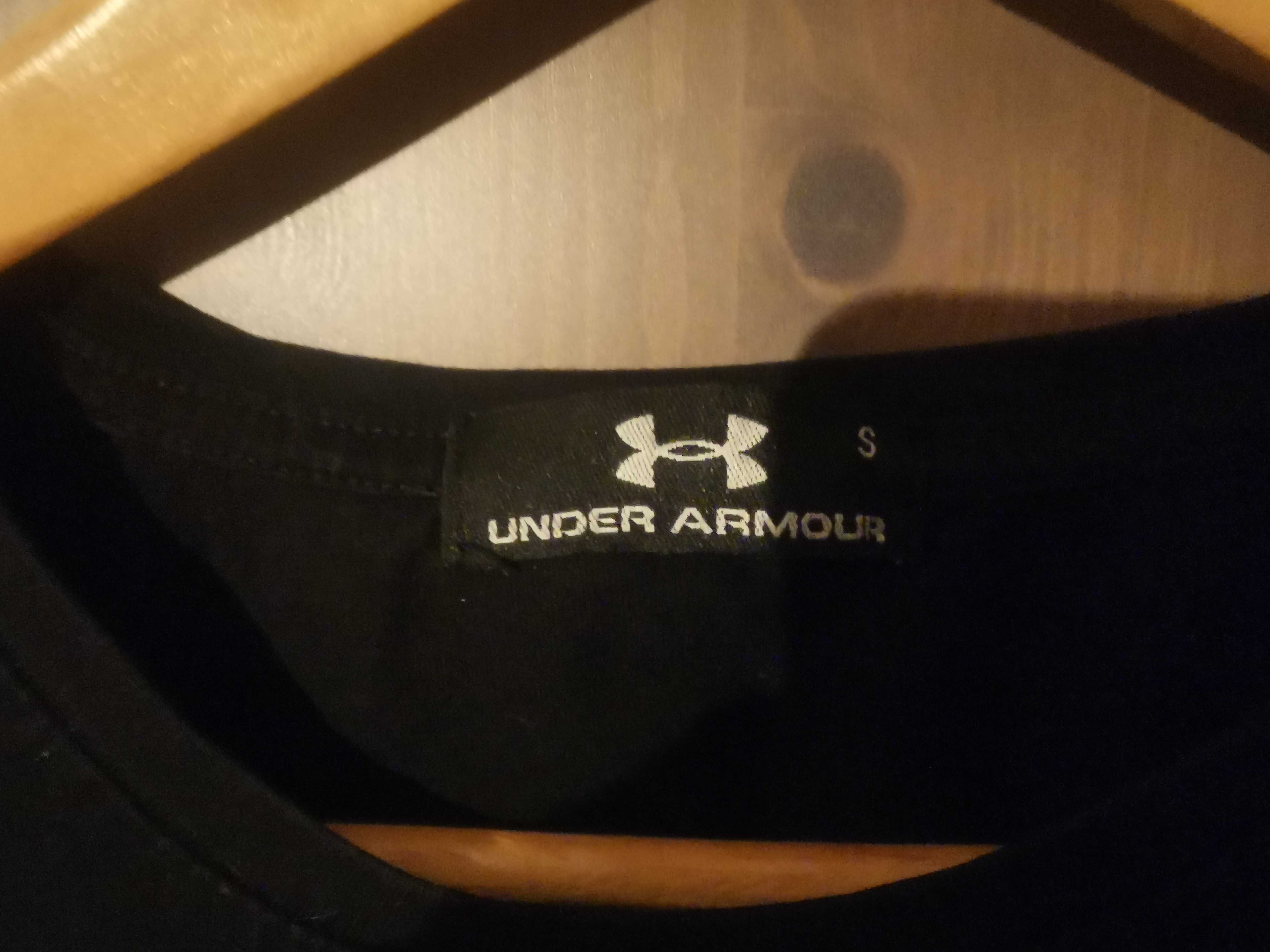 T shirt under armour