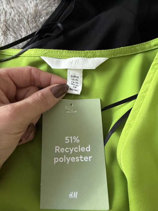 H&M satynowa sukienka kopertowa limonkowa XL dekolt V neonowa