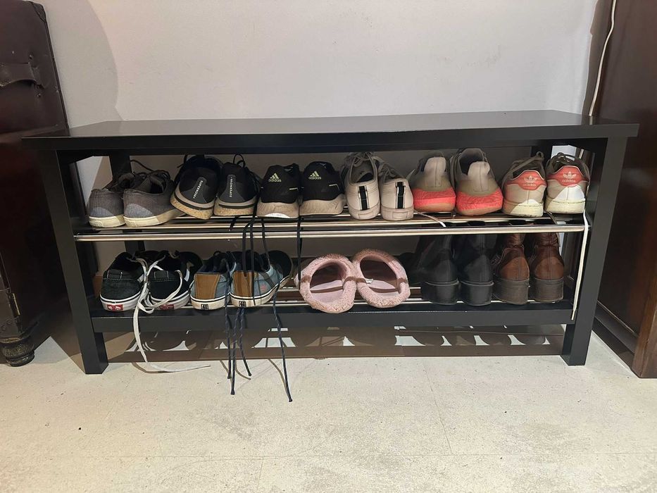 Sapateira-banco com tampo de madeira — 11 pares — Muito bom estado