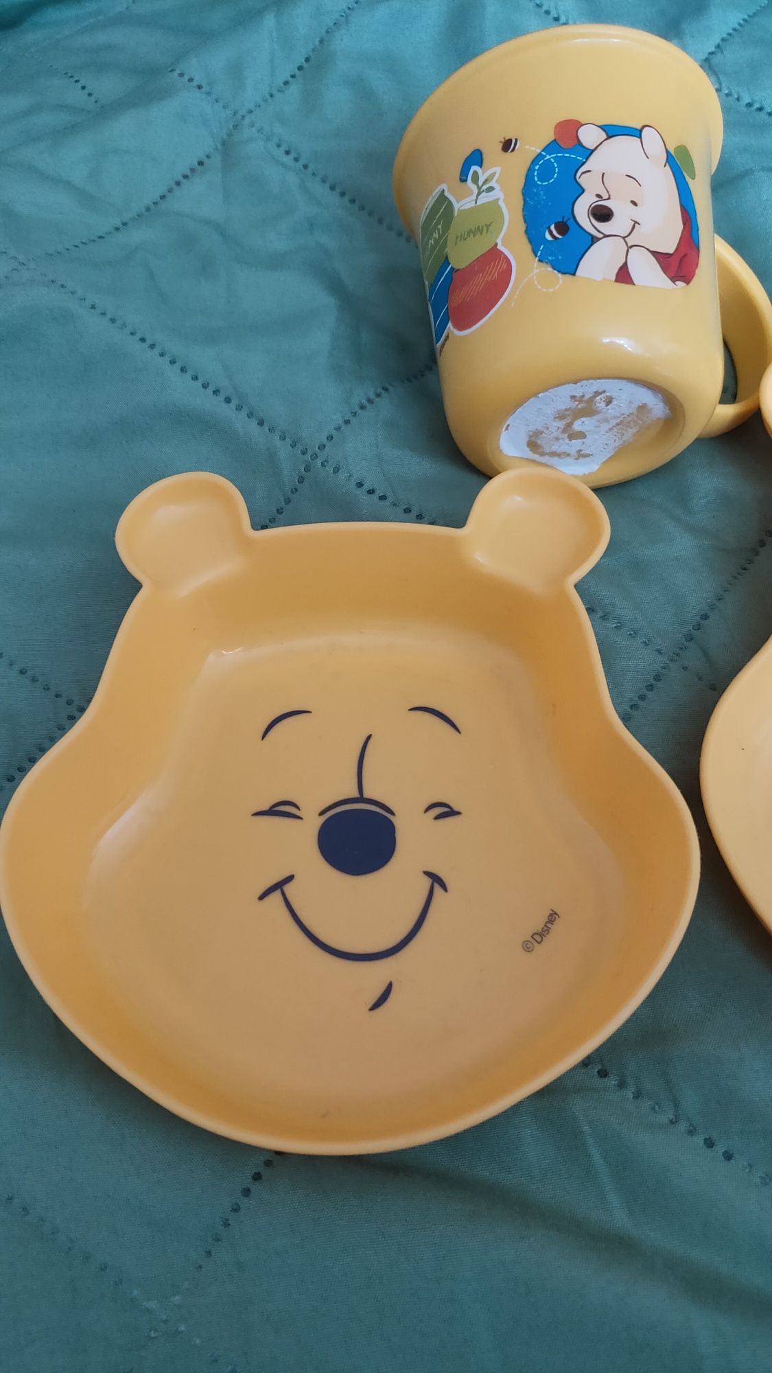Plastikowy zestaw Kubuś Puchatek talerz miska kubek