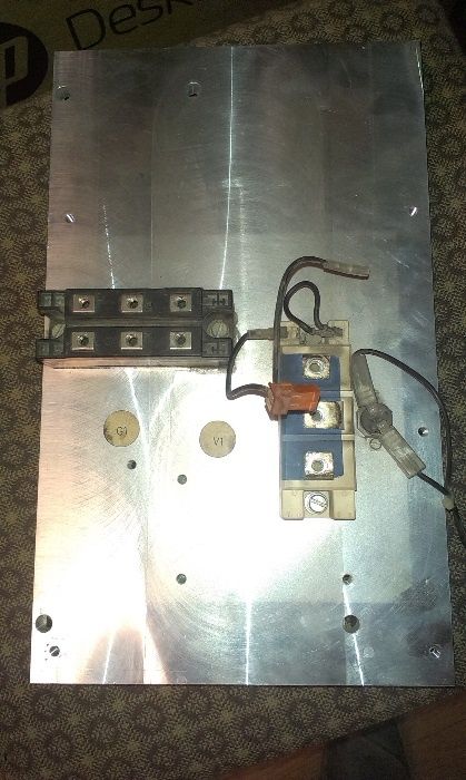Radiator z diodami prostowniczymi