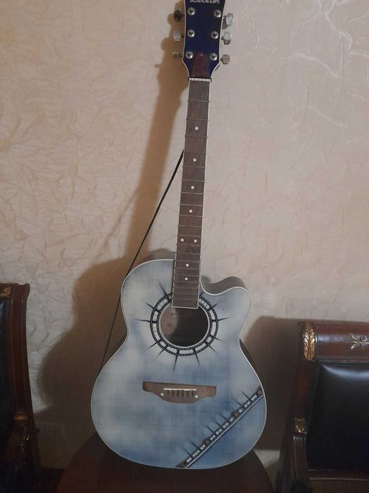 Гитара акустическая Leoton