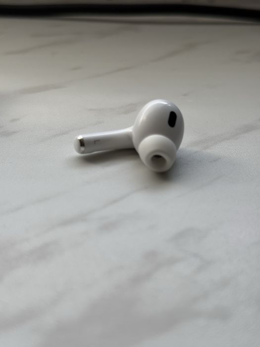 AirPods Pro 2, model MQD83ZM/A MagSafe