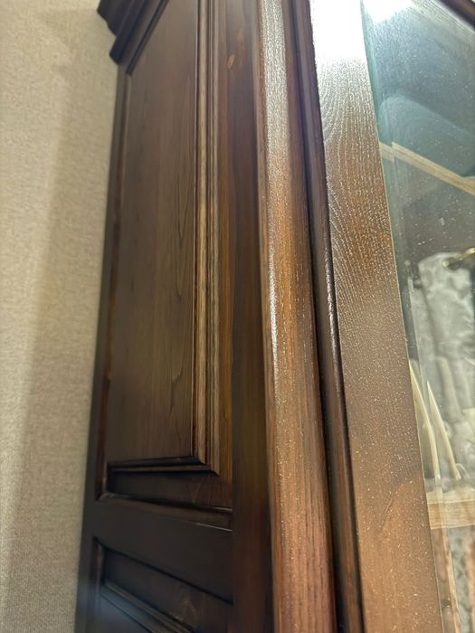 Louceiro em castanho maciço