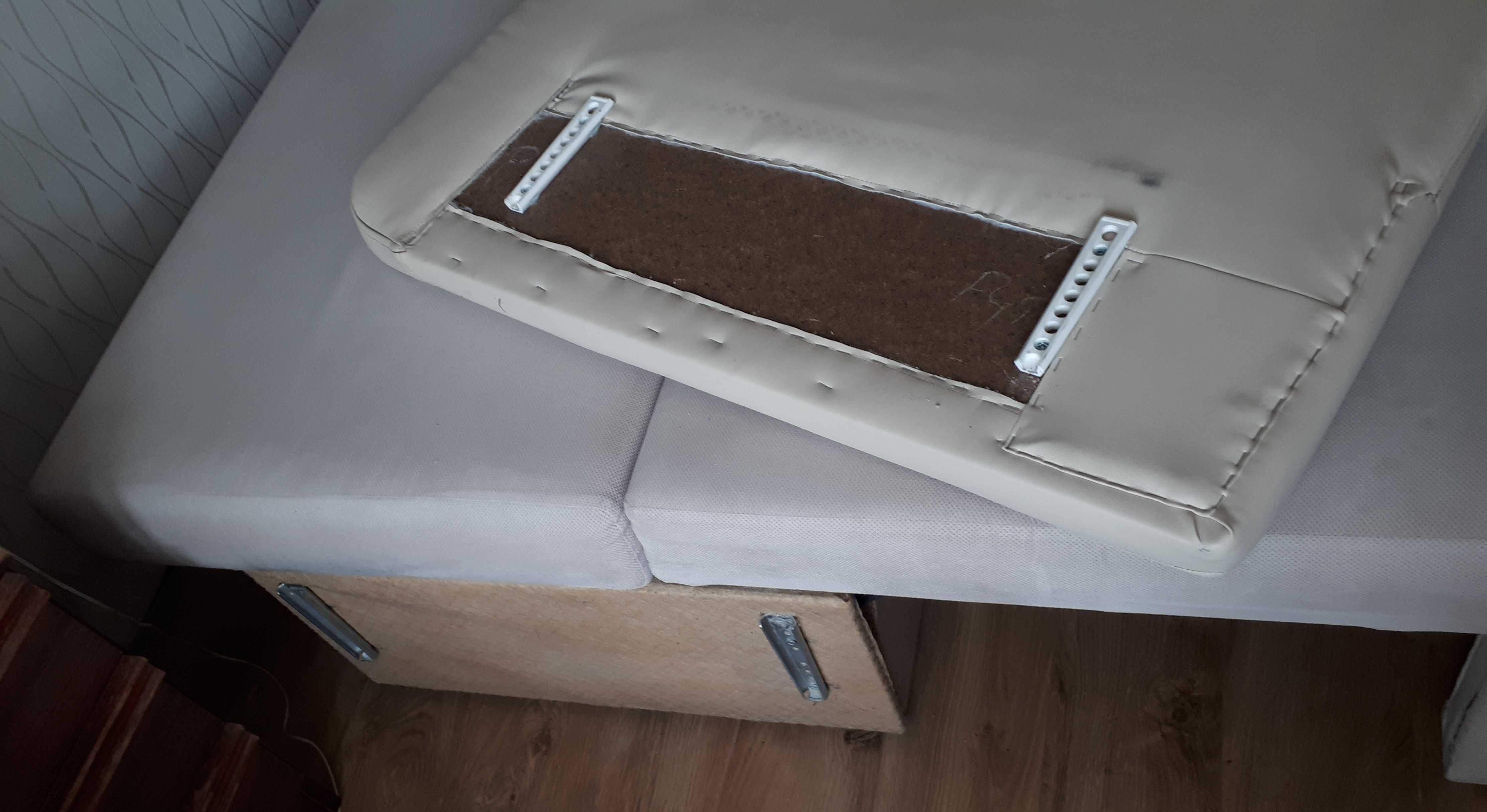 Kanapa rozkładana sofa, powierzchnia spania 197 x 144 cm