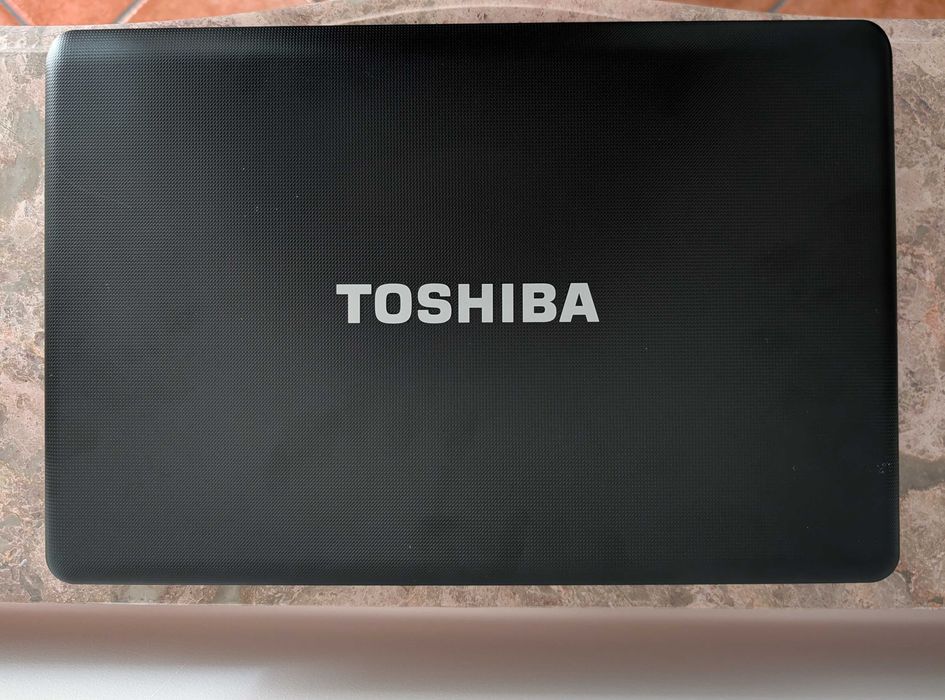 Toshiba Satellite C660 (for parts) + power adapter64551420713603123