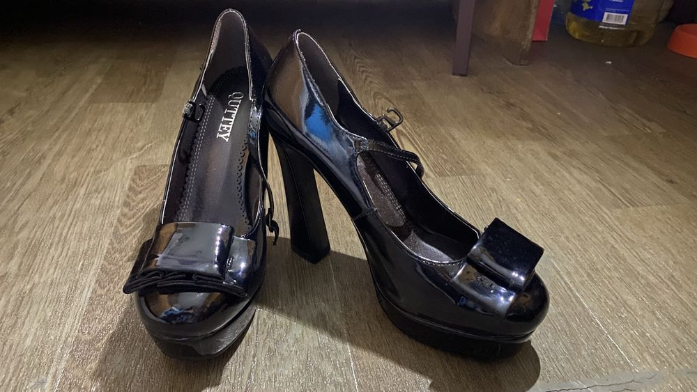 Туфлі 38 р. Quttey.