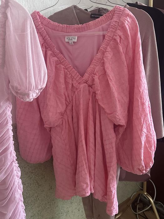 Жіночі сукні розміру XS-S в ідеальному стані  Prettylittlethings