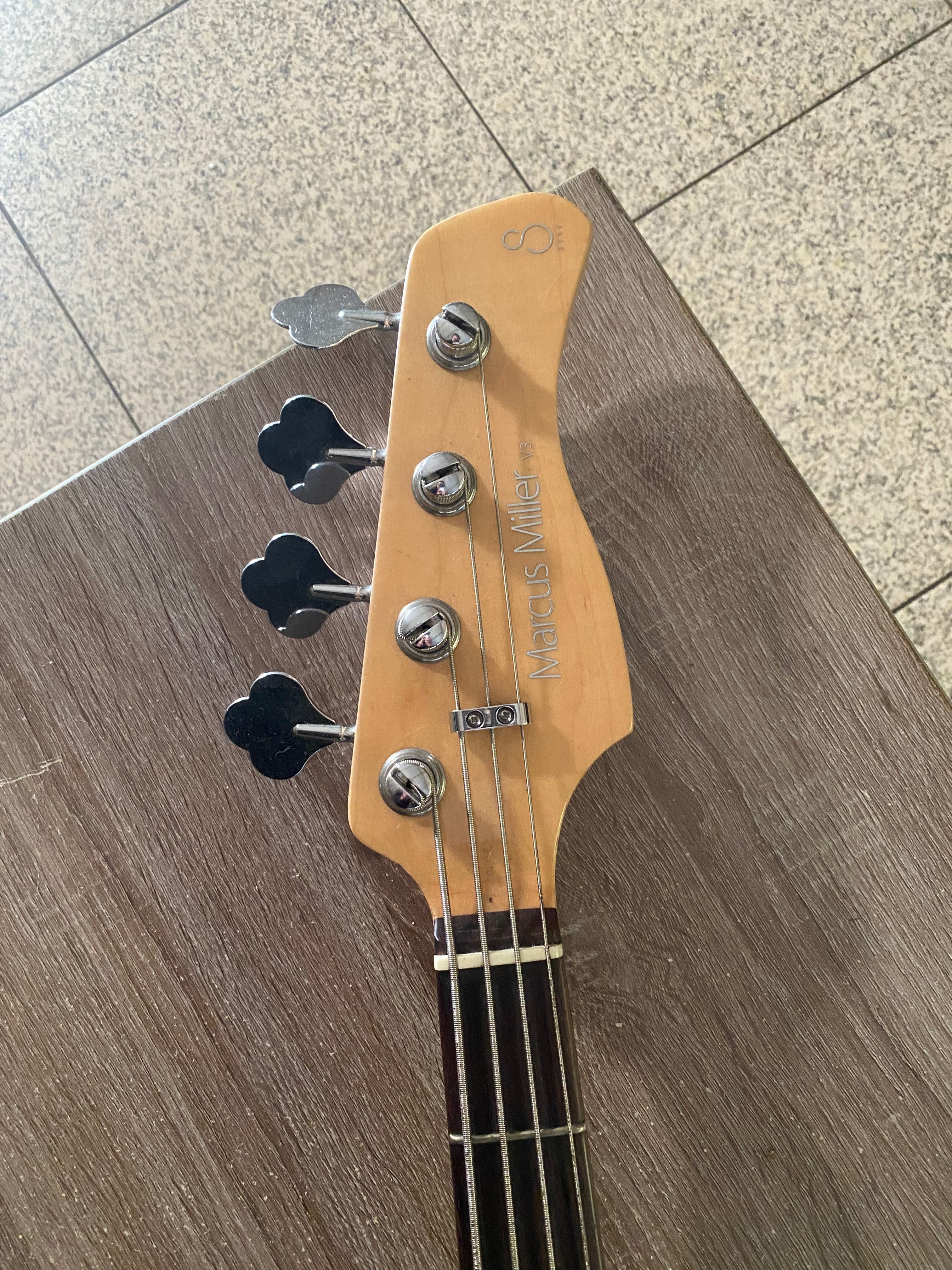 Baixo elétrico Marcus Miller v3 AWH 2nd gen