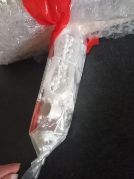 Nowa roletka na okno, beżowa