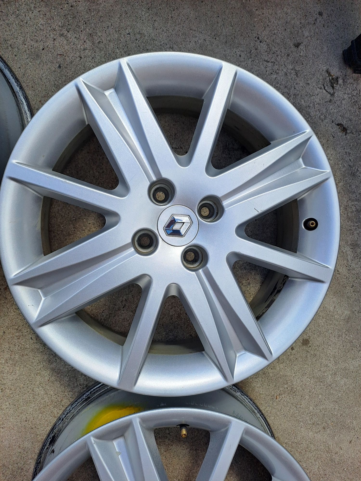 4szt Felgi Aluminiowe Renault 17cali 4x100 Komplet