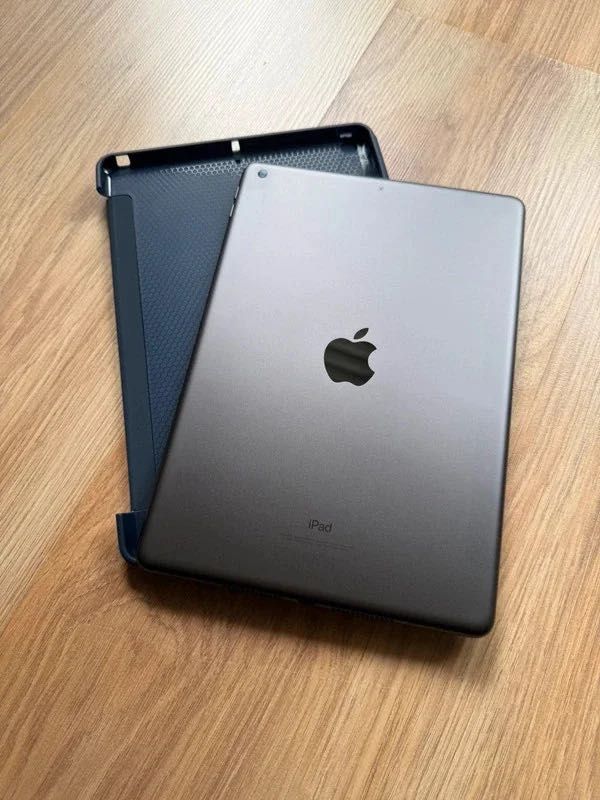 iPad 9a Geração 10.2" 64Gb WiFi (Com caixa e capa)