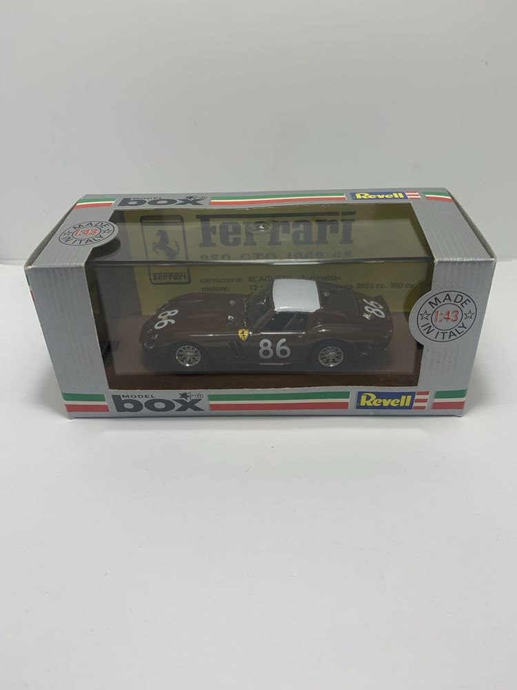 Ferrari 250 GTO da Revell Model Box 1/43