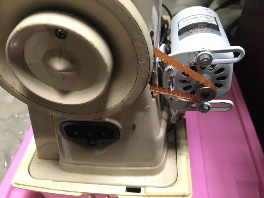 Máquina de costura Singer 411 G