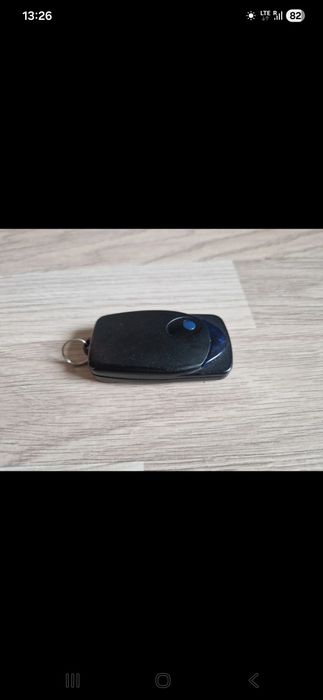 Pilot uniwersalny do bram garażowych